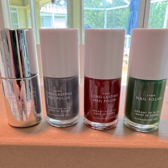 Bundle of 4 Polish Olive & June NEW With Top Coat - Dark Tones Lot - Picture 1 of 3